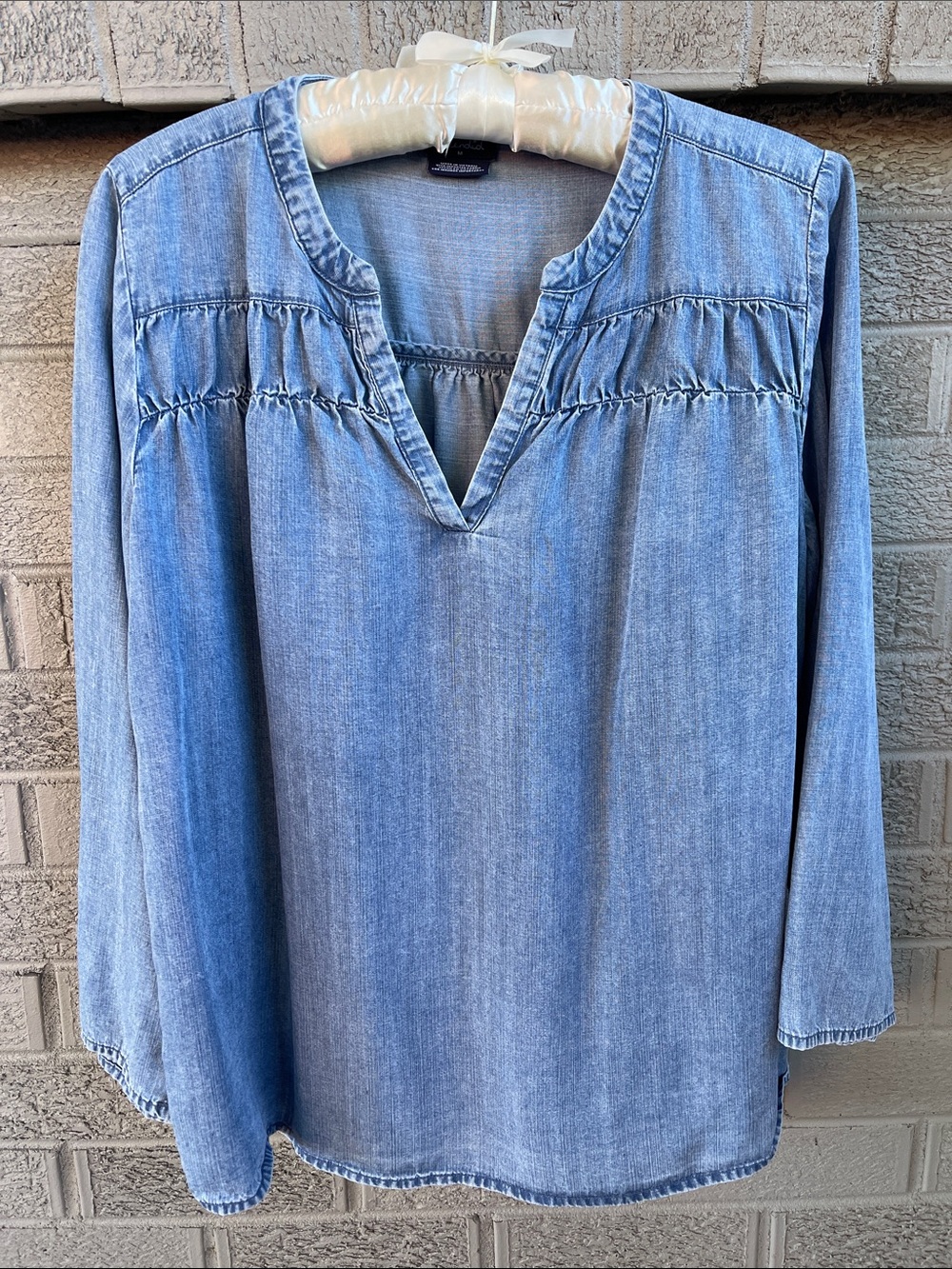 Splendid Chambray Flowy Top- Medium